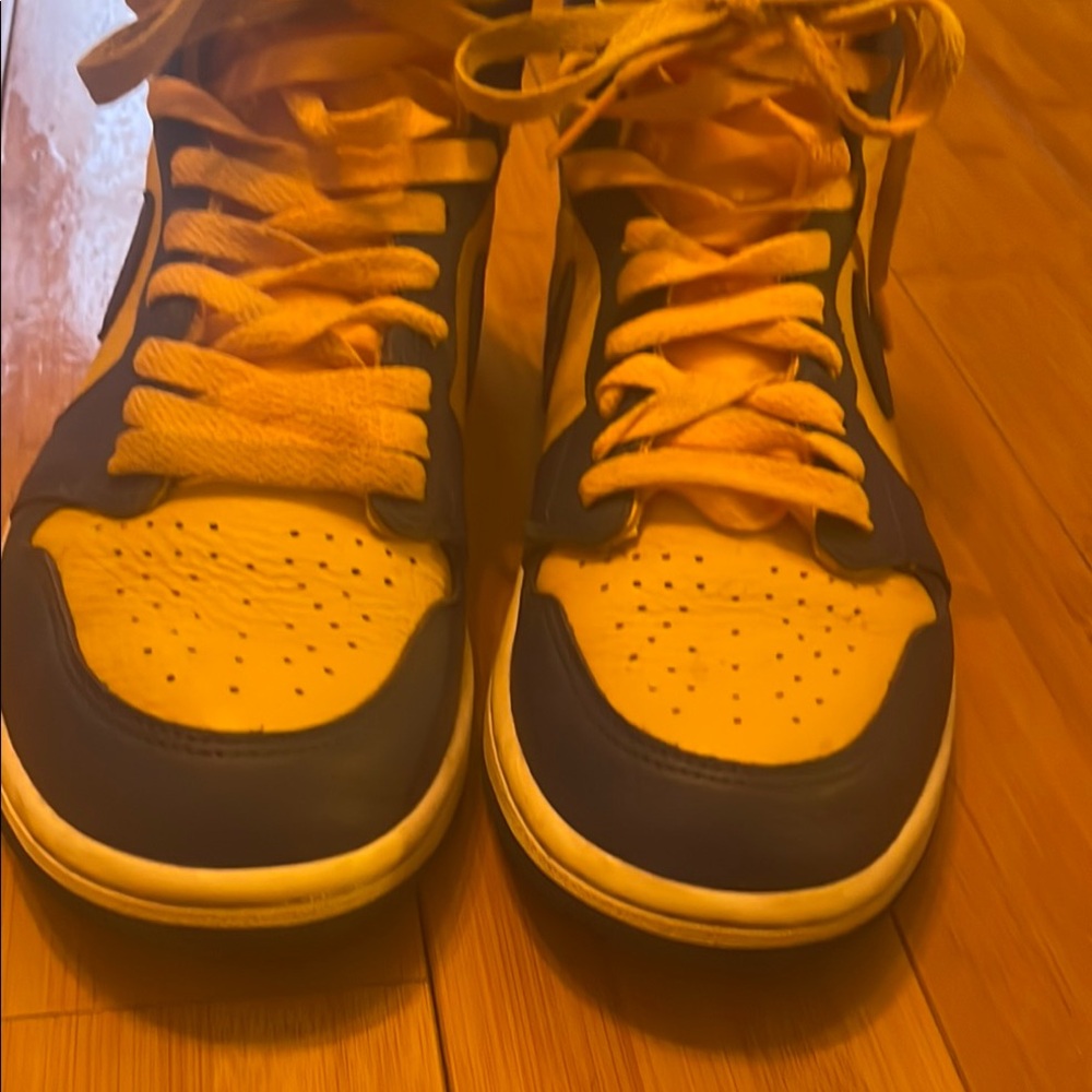 Men's Blue and Yellow Sneakers